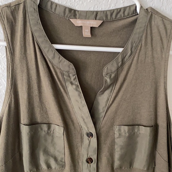Banana Republic XS olive tank top - Picture 2 of 3